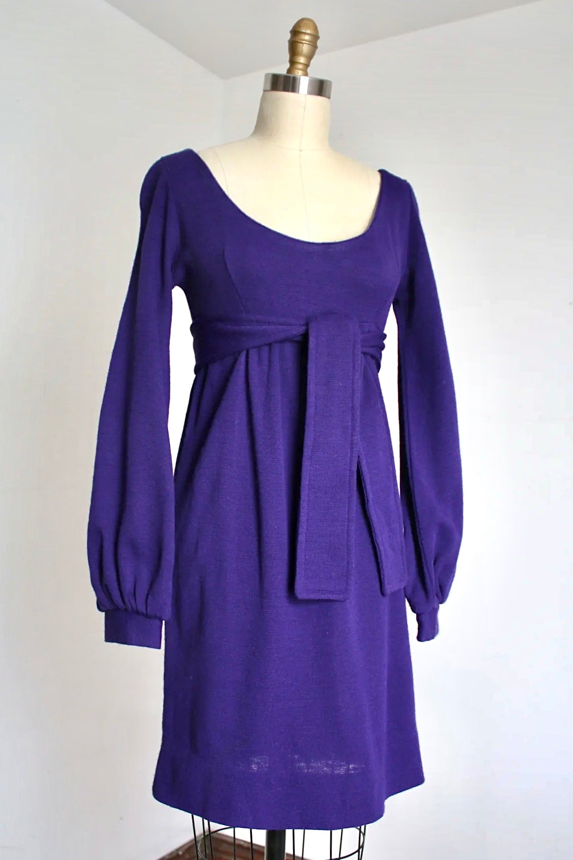 fitted lace wedding dress vintage 1960s 70s Alvin Duskin purple mini dress {xs} – Trunk of Dresses