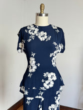 Load image into Gallery viewer, vintage 1940s novelty butterflies &amp; flowers rayon dress {s}