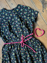 Load image into Gallery viewer, vintage 1950s 60s Swirl wrap dress {m}