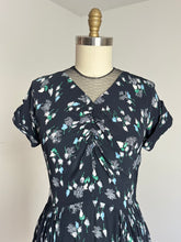 Load image into Gallery viewer, vintage 1940s floral rayon dress {s/m}