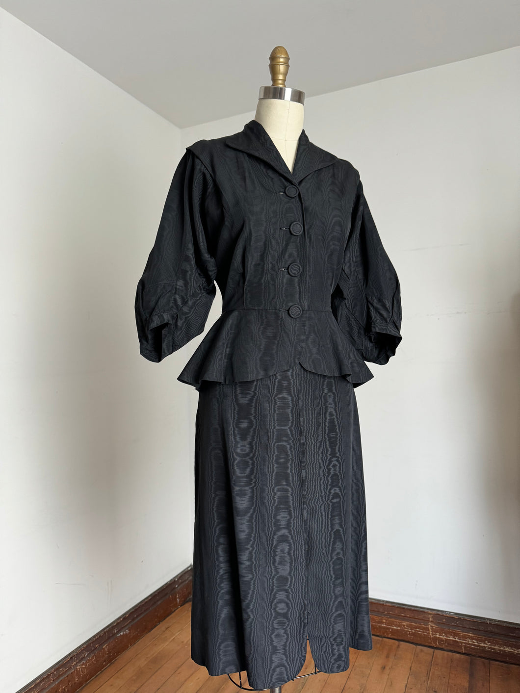 vintage 1940s black suit {s}