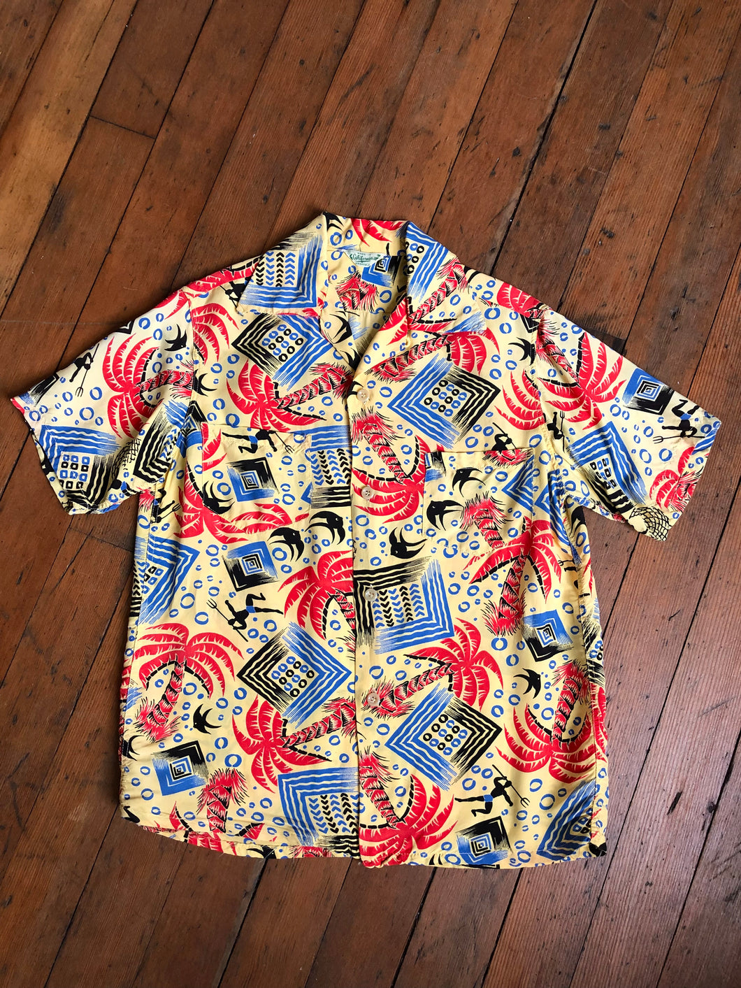 vintage 1940s novelty print Hawaiian rayon shirt