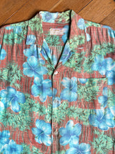 Load image into Gallery viewer, vintage 1950s rayon Hawaiian shirt