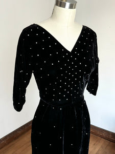 vintage 1950s rhinestone velvet wiggle dress {xxs}