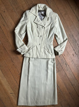 Load image into Gallery viewer, vintage 1940s cream wool suit {xxs}