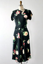 Load image into Gallery viewer, vintage 1940s floral rayon dress