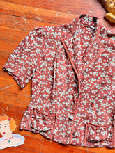 Load image into Gallery viewer, vintage 1940s floral rayon blouse {m}