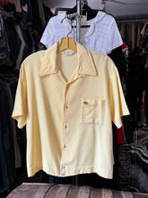 Load image into Gallery viewer, vintage 1950s 60s yellow shirt jac - loop collar