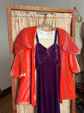 Load image into Gallery viewer, vintage 1930s velvet jacket {xs/s} 30s velvet opera coat