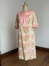 Load image into Gallery viewer, antique 1910s cotton wrap dressing gown {XL}