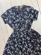 Load image into Gallery viewer, vintage 1940s floral rayon dress {s/m}