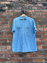 Load image into Gallery viewer, vintage 1970s chambray shirt