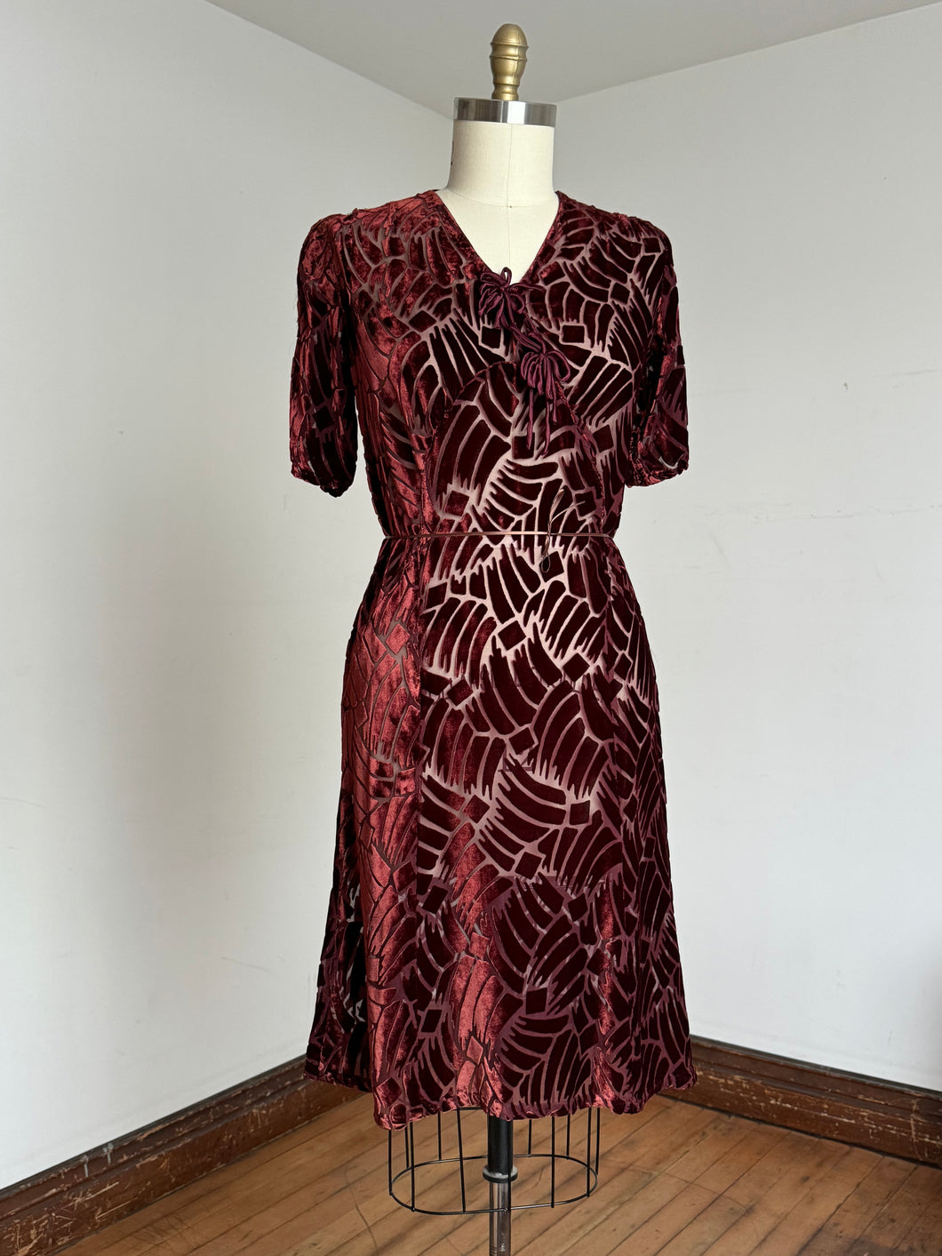 vintage 1930s sheer devoré velvet dress {m}