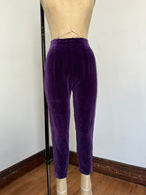 Load image into Gallery viewer, vintage 1950s purple velvet pants {xs}