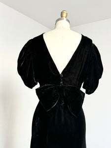 vintage 1930s black velvet gown {xs/s}