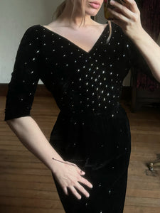 vintage 1950s rhinestone velvet wiggle dress {xxs}