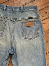 Load image into Gallery viewer, vintage 1970s Wranglers denim jeans 30W