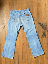 Load image into Gallery viewer, vintage 1970s Wranglers denim jeans