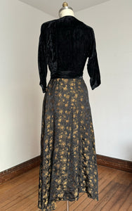 vintage 1940s 50s velvet & brocade dressing gown {m}