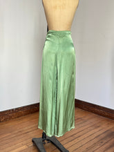 Load image into Gallery viewer, vintage 1930s green art deco pajama set {m}