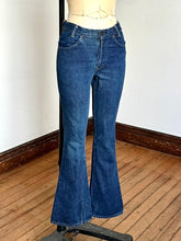 Load image into Gallery viewer, vintage 1970s Big E Levis  746 denim jeans flares bell bottoms 30W