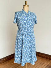 Load image into Gallery viewer, vintage 1940s rooster print dress {L}