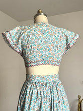 Load image into Gallery viewer, vintage 1940s cotton floral skirt and crop top set {m}