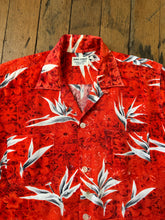 Load image into Gallery viewer, vintage 1950s Hawaiian shirt