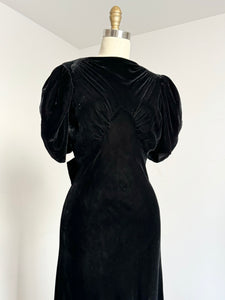 vintage 1930s black velvet gown {xs/s}