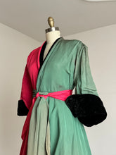 Load image into Gallery viewer, vintage 1940s black velvet robe {xs}