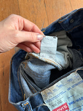 Load image into Gallery viewer, NOS vintage 1970s LEVIS wide leg jeans - JUNIORS