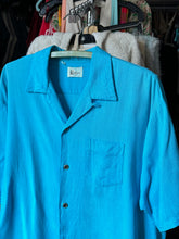 Load image into Gallery viewer, vintage 1950s blue short sleeve button up shirt