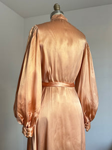 vintage 1940s pink satin dressing gown {s}