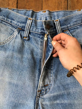 Load image into Gallery viewer, vintage 1970s Levis denim jeans