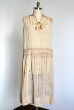 Load image into Gallery viewer, vintage 1920s embroidered folk dress {L}