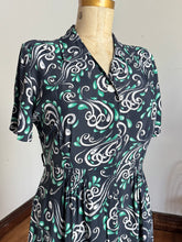 Load image into Gallery viewer, vintage 1940s novelty cold rayon dress {1X}