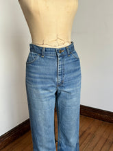 Load image into Gallery viewer, vintage 1970s Lee denim jeans 28/29W