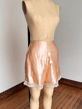 Load image into Gallery viewer, vintage 1940s CC41 tap pants lingerie panties {xs-s}