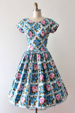 Load image into Gallery viewer, vintage 1950s rose print cotton dress