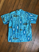 Load image into Gallery viewer, vintage 1950s fish print cotton button up shirt