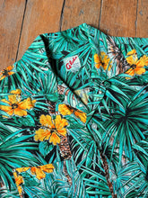 Load image into Gallery viewer, vintage 1960s rayon Hawaiian shirt - loop collar