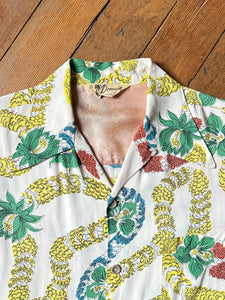 vintage 1950s Hawaiian Leis print shirt - loop collar