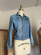 Load image into Gallery viewer, vintage 1970s Wrangler denim jacket