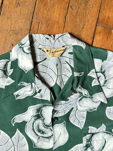 vintage 1940s green Hawaiian rayon shirt - loop collar