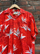 Load image into Gallery viewer, vintage 1950s Hawaiian shirt