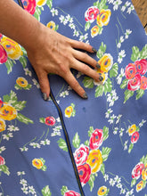 Load image into Gallery viewer, vintage 1930s floral rayon dressing gown {xs}