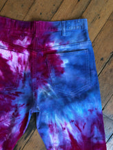 Load image into Gallery viewer, vintage 1960s 70s tie dye big E Levis flared denim jeans