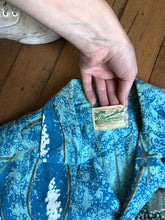 Load image into Gallery viewer, vintage 1950s fish print cotton button up shirt