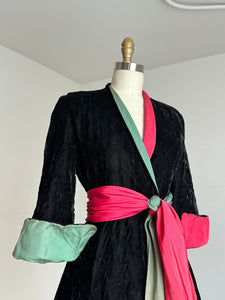 vintage 1940s black velvet robe {xs}