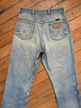 Load image into Gallery viewer, vintage 1970s Wranglers denim jeans 30W